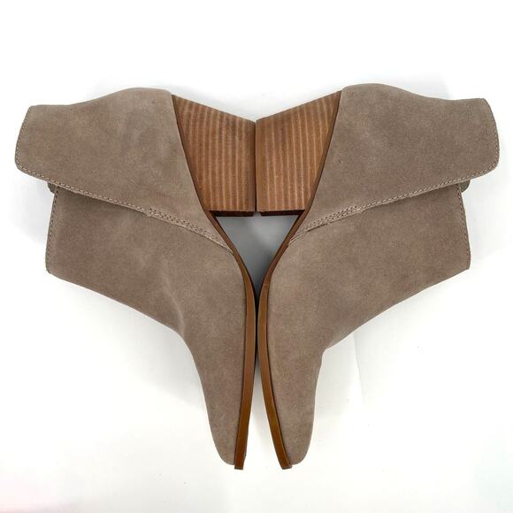 Dolce Vita Daine Bootie in Sage Size 11 Taupe Tan Grey Suede Ankle Boot Classic - Picture 6 of 13
